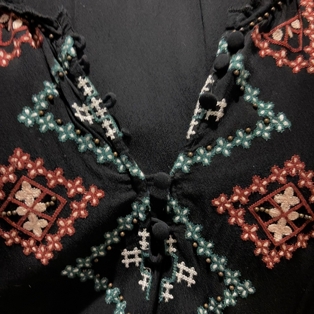 Pretty Good Embroidered Romper - Picture 5 of 6